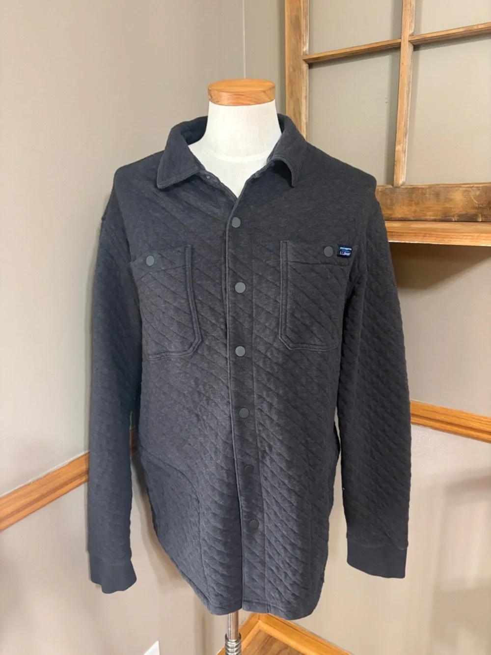 L.L Bean black quilted shirt snap jacket size medium